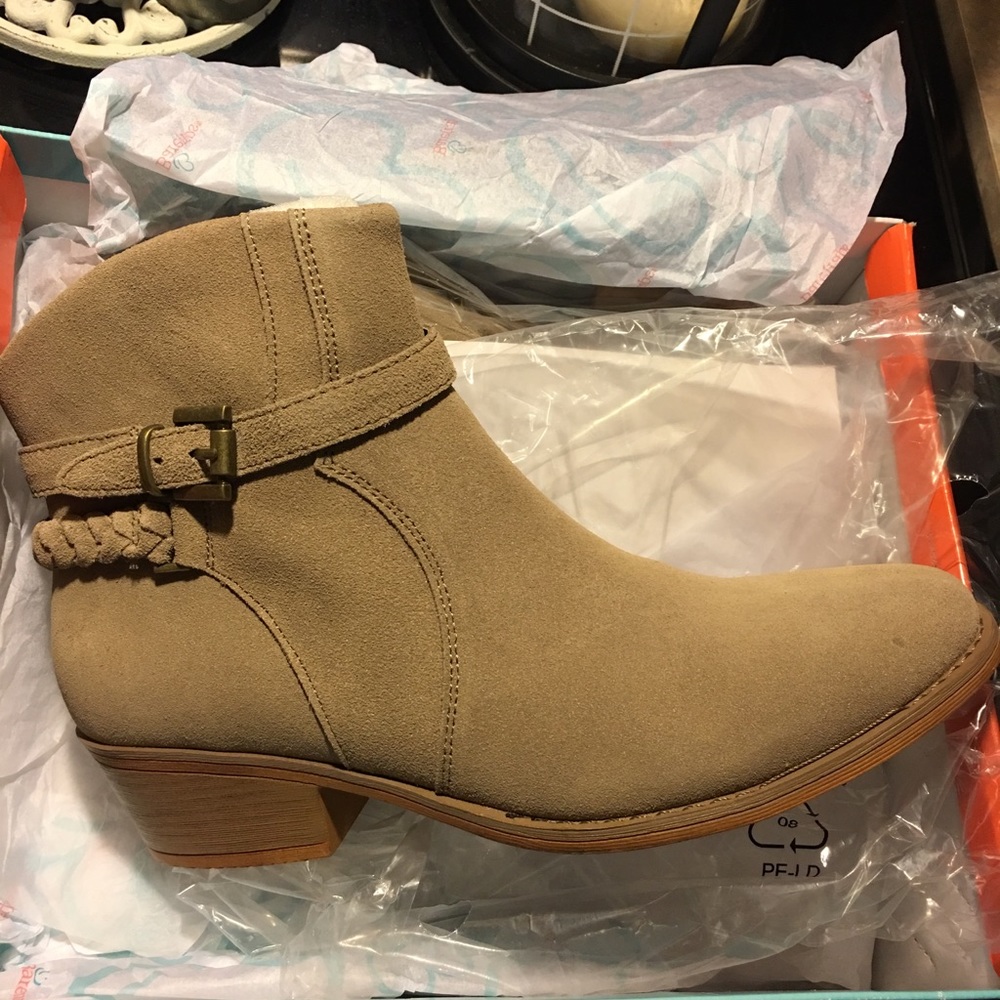 BareTraps Leather suede booties New in box 8.5